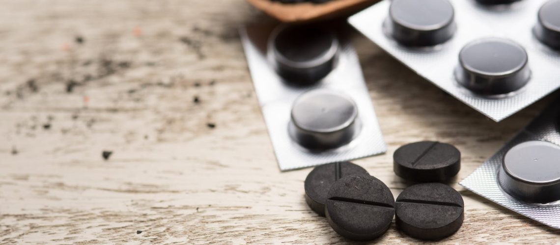 Peut-on mélanger charbon actif et probiotiques sans risque ?