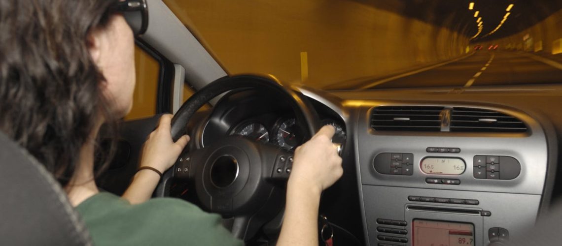Peur du tunnel en voiture : pourquoi elle survient et comment la surmonter